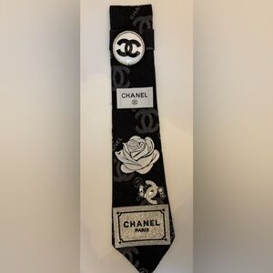 Black and White Floral tie